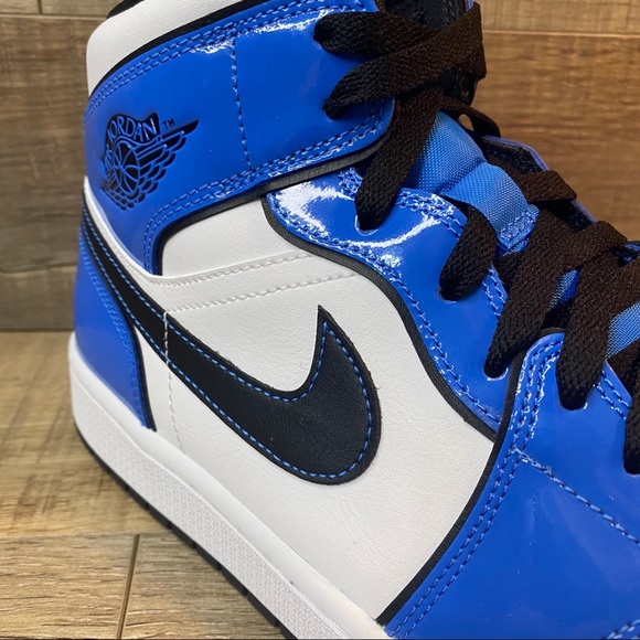 Jordan 1 Mid SE ‘Signal Blue’ - Picture 6 of 7